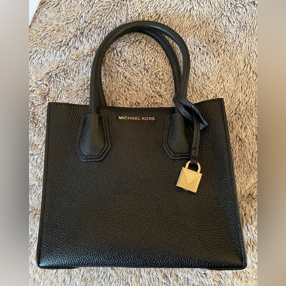 Mercer Medium Pebbled Leather Crossbody Bag EUC!